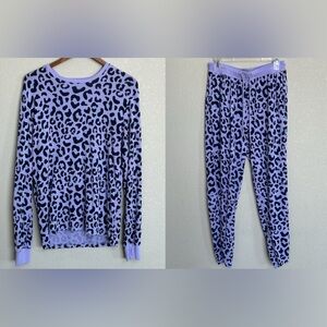 Jambys Pajama Set Lavender Leopard Long Sleeve Crew Top & Pants Unisex Medium